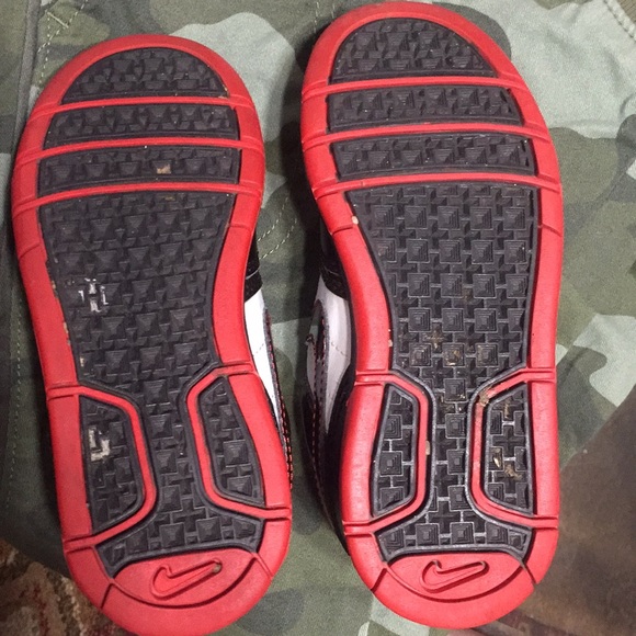 Sorry Now DONATED - Used Nike toddler sneakers -size 10.5 - Picture 6 of 8